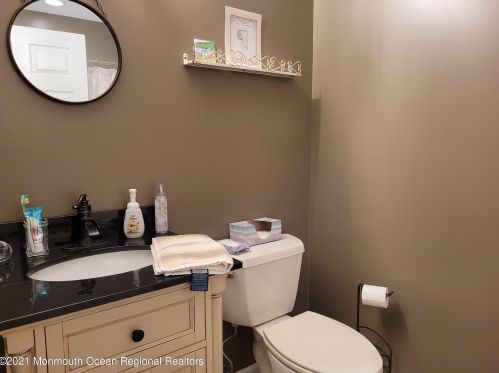 433 Mowat Cir, Trenton NJ  08690-3220 exterior