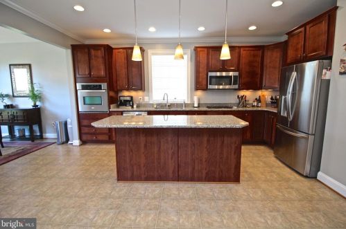 16143 Woodley Hills Rd, Haymarket VA  20169-4941 exterior