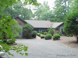 587 Spyglass Ln, Sanford, NC 27332-7405