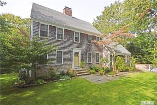 2370 Wunneweta Rd, Nassau Point, NY 11935-2783