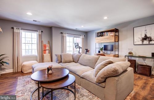 2330 Fairmount Ave, Philadelphia, PA 19130-2519