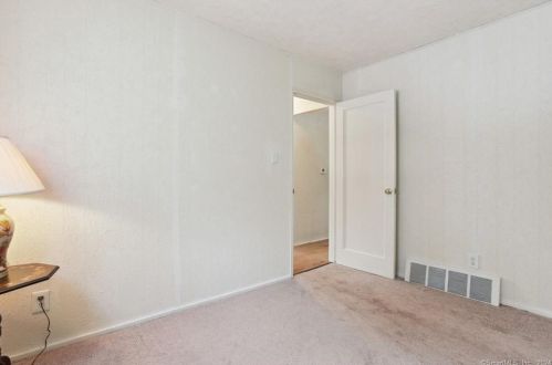 4 Fairway Ln, Norwich CT  06360-7006 exterior