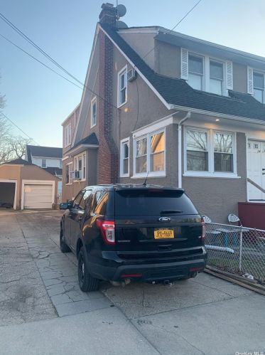 24-07 Mott Ave, Far Rockaway, NY 11691-2321