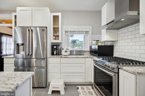 328 Columbia Ave, Lansdale PA  19446-3502 exterior