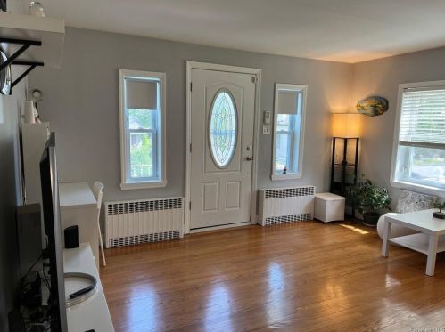 148 Harrison Ave, Congers, NY 10920-1939