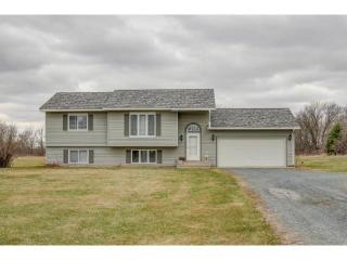 1074 Scott Rd, Hudson, WI 54016-7302