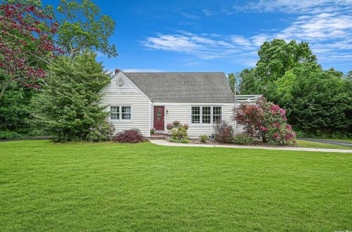 5 Yaphank Ave, Brookhaven, NY 11719-9529