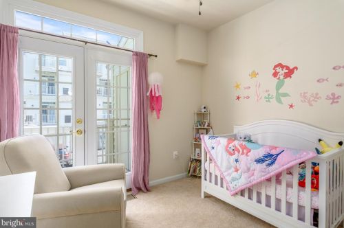 7100 Little Thames Dr, Gainesville VA  20155-4049 exterior