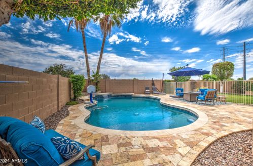 715 Peppertree Dr, Gilbert, AZ 85296-3215