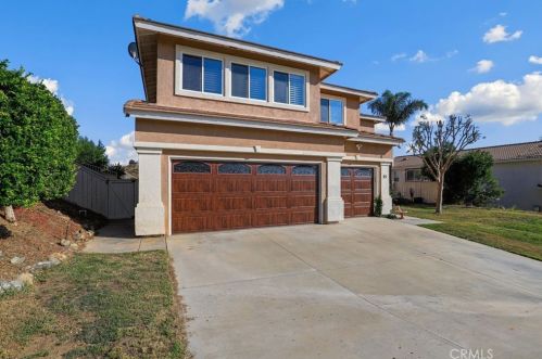 25 Corte Rivera, Lake Elsinore, CA 92532-0205