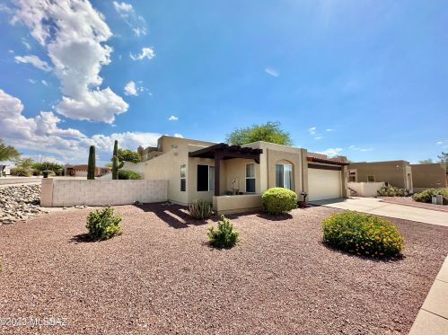 10420 Thunderbolt Dr, Tucson AZ  85748-3807 exterior