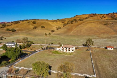 6960 Vista Del Sol, Gilroy CA  95020-9544 exterior