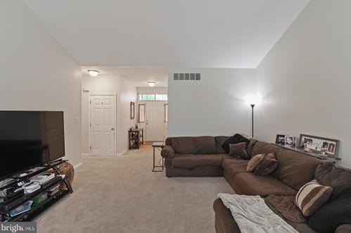 240 Wycombe Dr, Dover DE  19904-3857 exterior