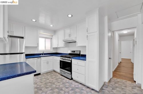 16032 Via Descanso, San Lorenzo CA  94580-2412 exterior