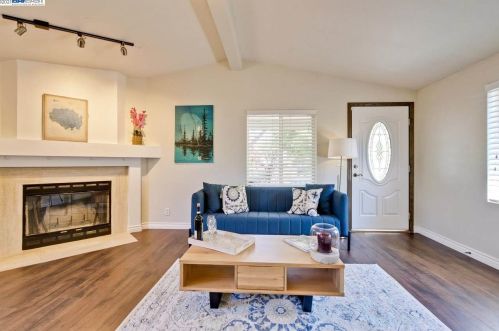 503 Willow Ave, Hayward CA  94541-2424 exterior