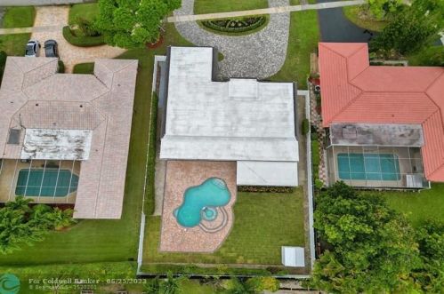 3850 36th Ave, Hollywood FL  33021-1900 exterior