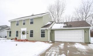 8889 84th St, Hales Corners, WI 53132-9673