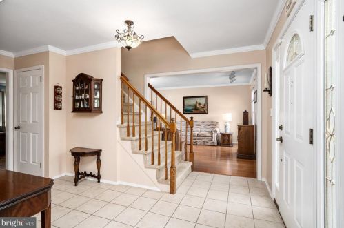 16 Dix Ln, Trenton NJ 08648-4844 exterior