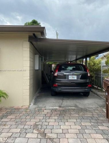 874 70th Pl, Hialeah, FL 33014-5220
