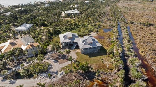 4150 Dingman Dr, Sanibel FL 33957-5107 exterior