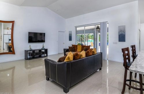 814 Thompson Ave, Lehigh Acres FL 33972-3312 exterior