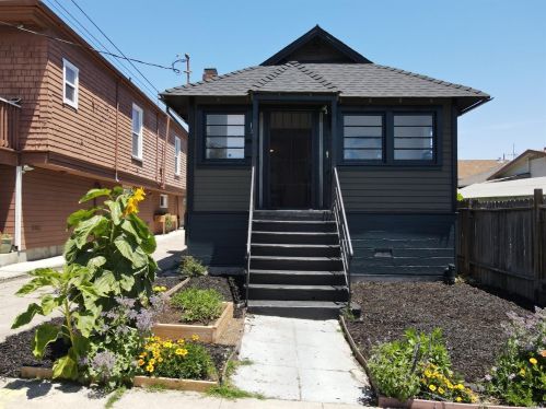 1130 23rd St, Oakland, CA 94606-3138