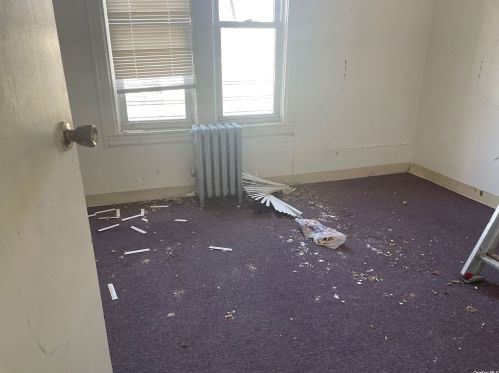 11431 145th St, Jamaica, NY 11436-1140