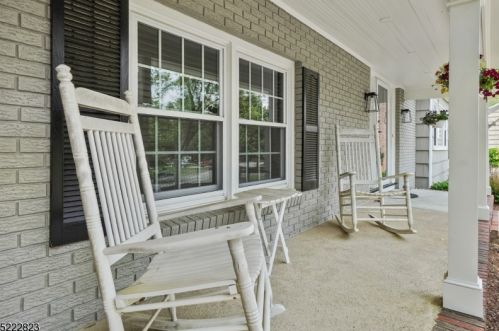 25 Greenwood Rd, Greystone Park, NJ 07950-2908