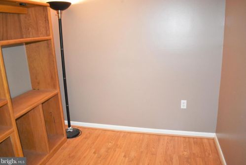 557 Ash St, Strasburg VA  22657-2027 exterior