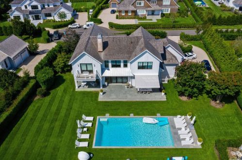 5 Corbett Dr, East Quogue, NY 11942-3840