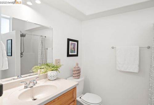 3557 Klamath St, Oakland CA 94602-4126 exterior