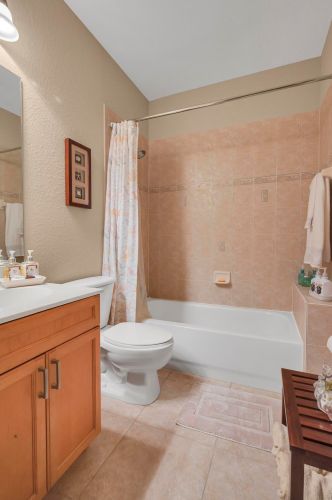 466 Dover Ct, Fort Pierce FL  34983-3414 exterior