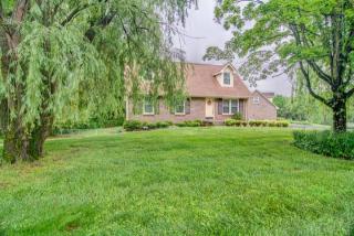 1818 Warren Dr, Clarksville, TN 37040-6779