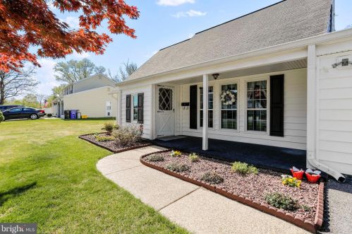 2524 Knighthill Ln, Bowie, MD 20715-2757