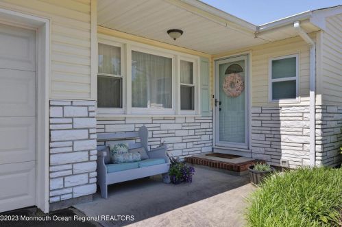427 Leanora St, Bricktown, NJ 08723-6443