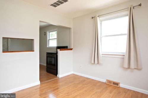 121 Hannold Blvd, West Deptford NJ  08096-1815 exterior