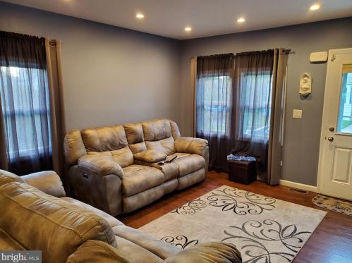 217 Ellwood St, Trenton, NJ 08610-5143