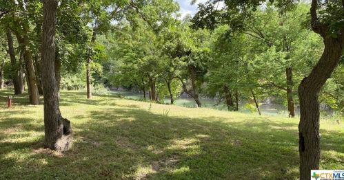 200 Uecker, Spring Branch TX  78070-5640 exterior