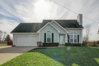810 Creek Stone Dr, Clarksville, TN 37040-6084