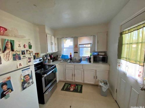 55 Railroad St, Huntington Station NY  11746-1230 exterior