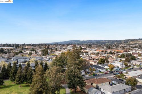 1599 Hays St, San Leandro CA  94577-4466 exterior