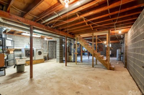 60 Schoolhouse Ln, East Brunswick NJ  08816-1251 exterior