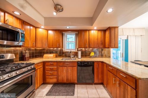 401 Santillo Way, Downingtown PA  19335-3132 exterior