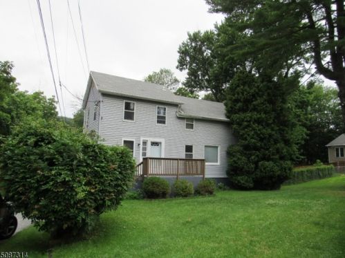 10 Zulauf Ln, Oxford, NJ 07863-3102