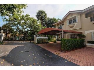 8996 68th Pl, Miami, FL 33156-1561
