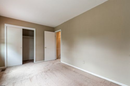 147 Riva Dr, Hackettstown NJ  07840-3728 exterior