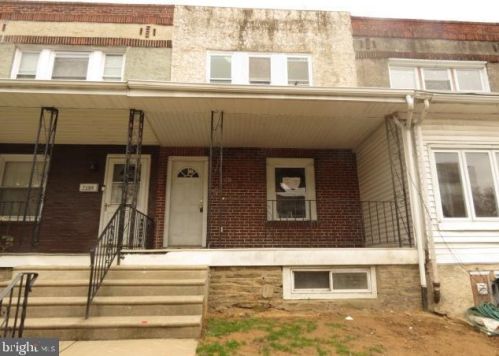 7108 Guyer Ave, Philadelphia PA 19153-2405 exterior