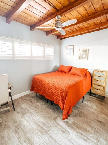 814 Capistrano Pl, San Diego CA 92109-8106 exterior