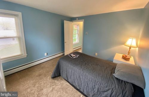 412 Washington Ave, Downingtown PA  19335-2708 exterior