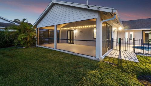 2904 Appaloosa Trl, West Palm Beach FL  33414-7639 exterior